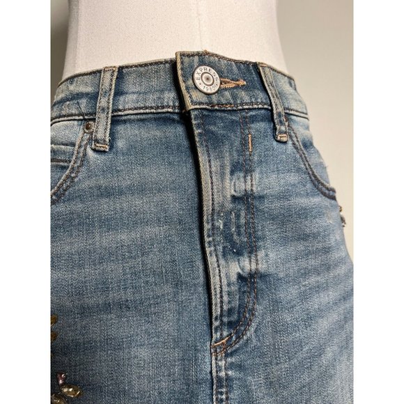 EXPRESS Bedazzled Gemstone Jean Mini Skirt Distressed Raw Hem Medium Light Sz 4 - Picture 14 of 16
